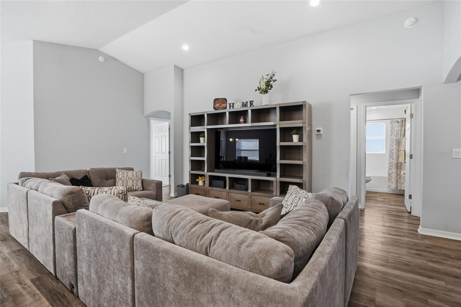 6872 GIDEON CIR, ZEPHYRHILLS, FL, 33541