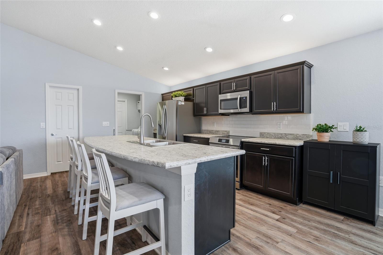 6872 GIDEON CIR, ZEPHYRHILLS, FL, 33541