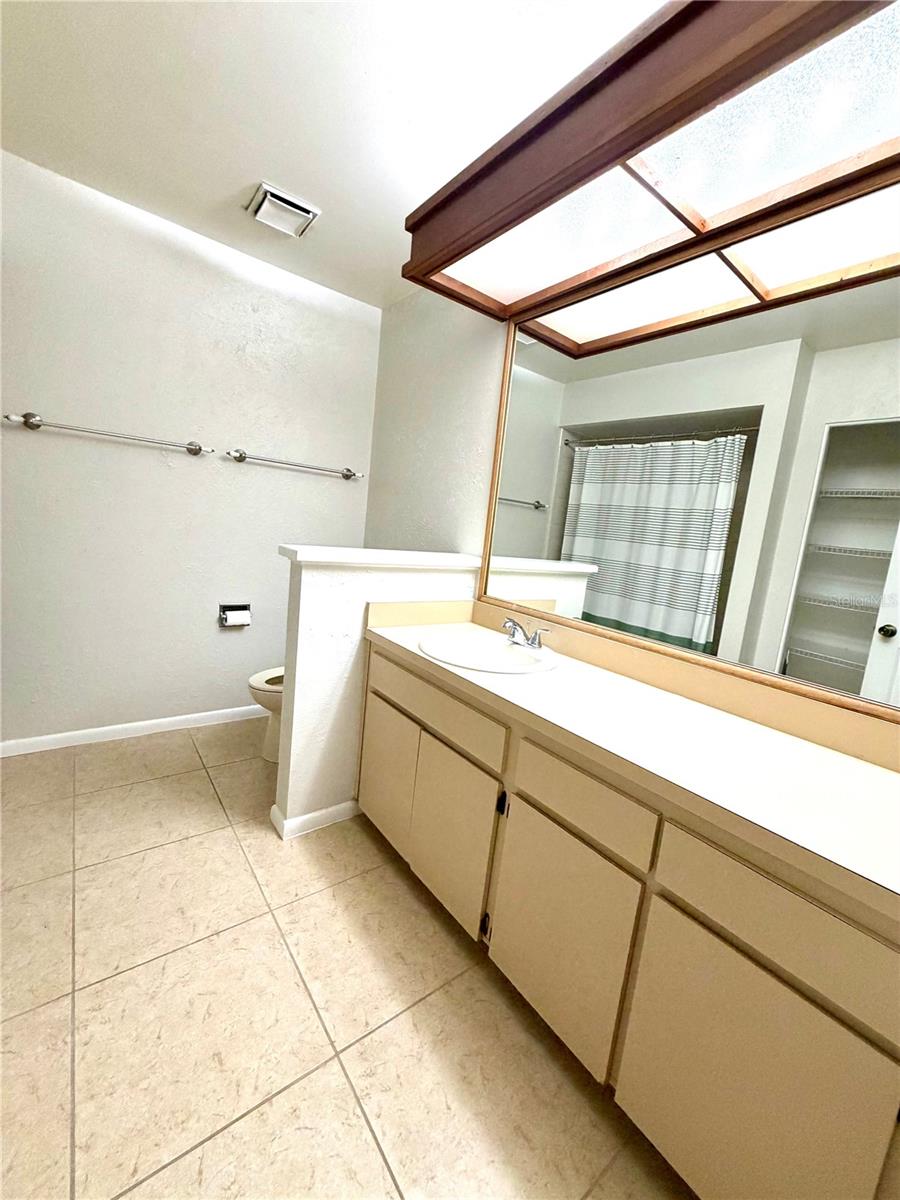 14904 LAKE FOREST DR, LUTZ, FL, 33559