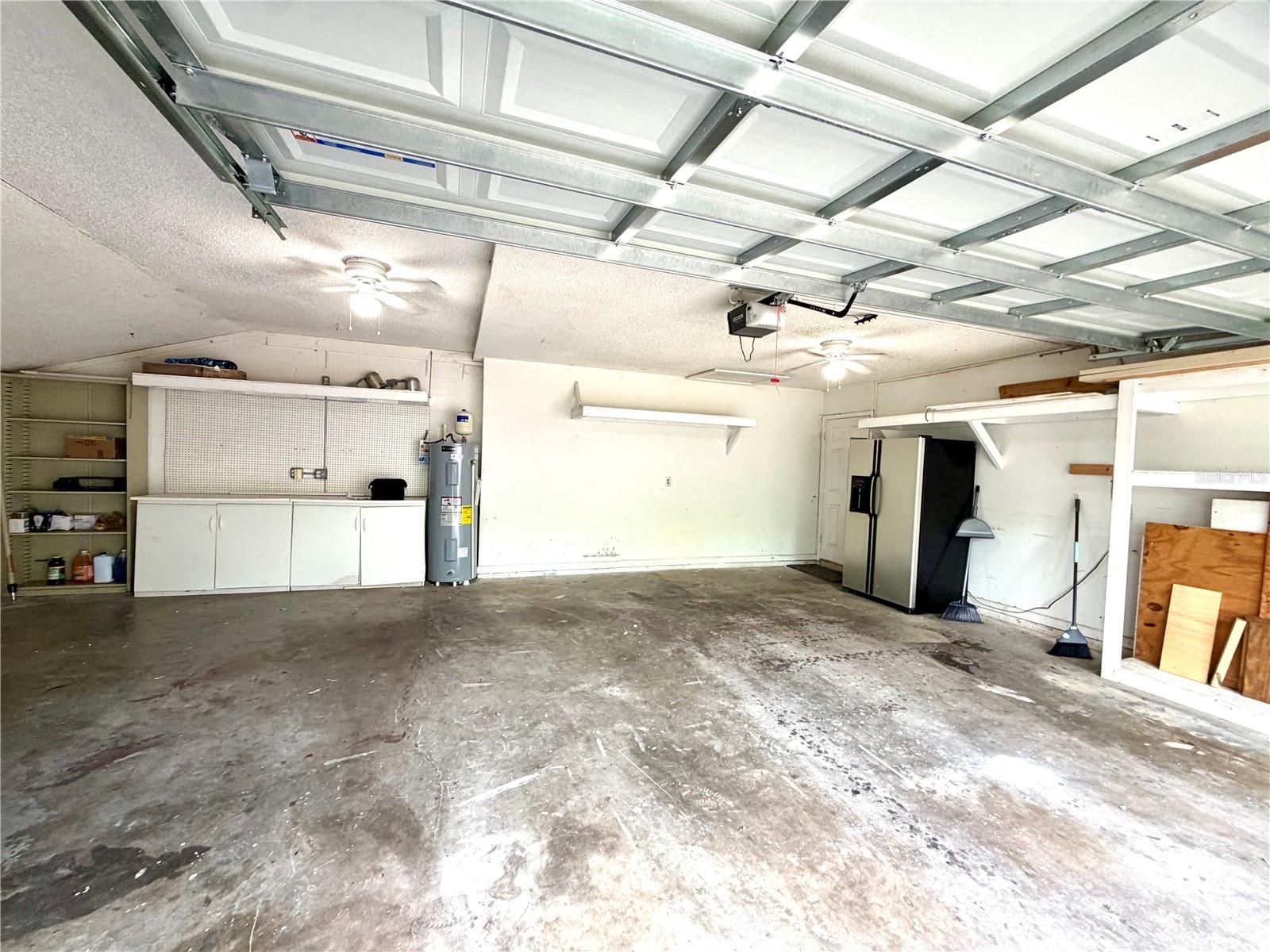 14904 LAKE FOREST DR, LUTZ, FL, 33559