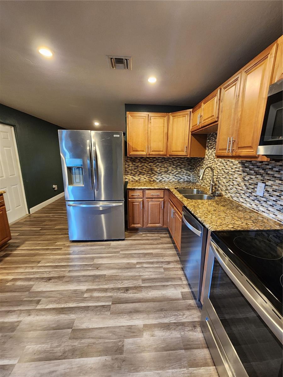 5973 MCKEE LAKE DR N, ST PETERSBURG, FL, 33709