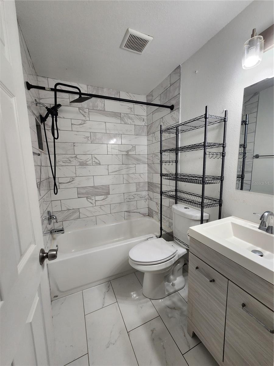 5973 MCKEE LAKE DR N, ST PETERSBURG, FL, 33709