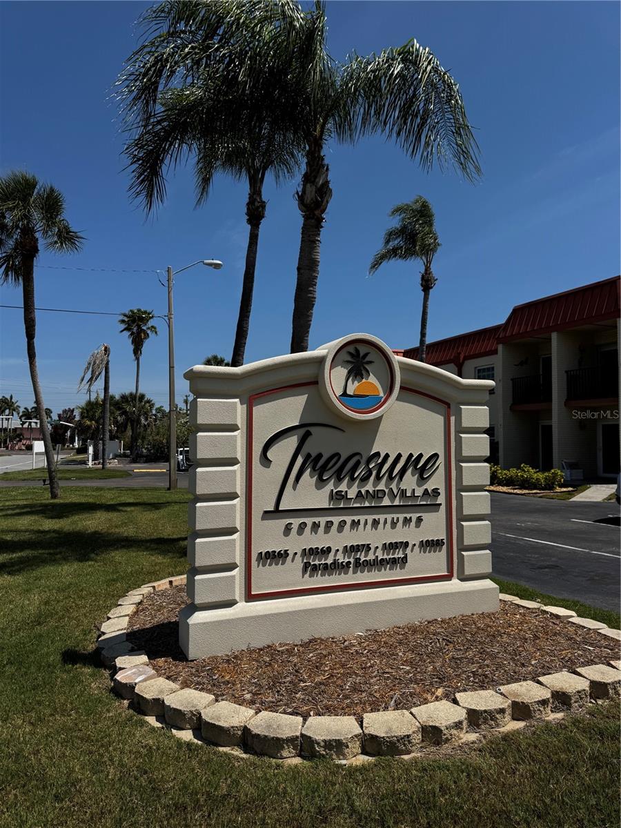 10365 PARADISE BLVD #9, TREASURE ISLAND, FL, 33706