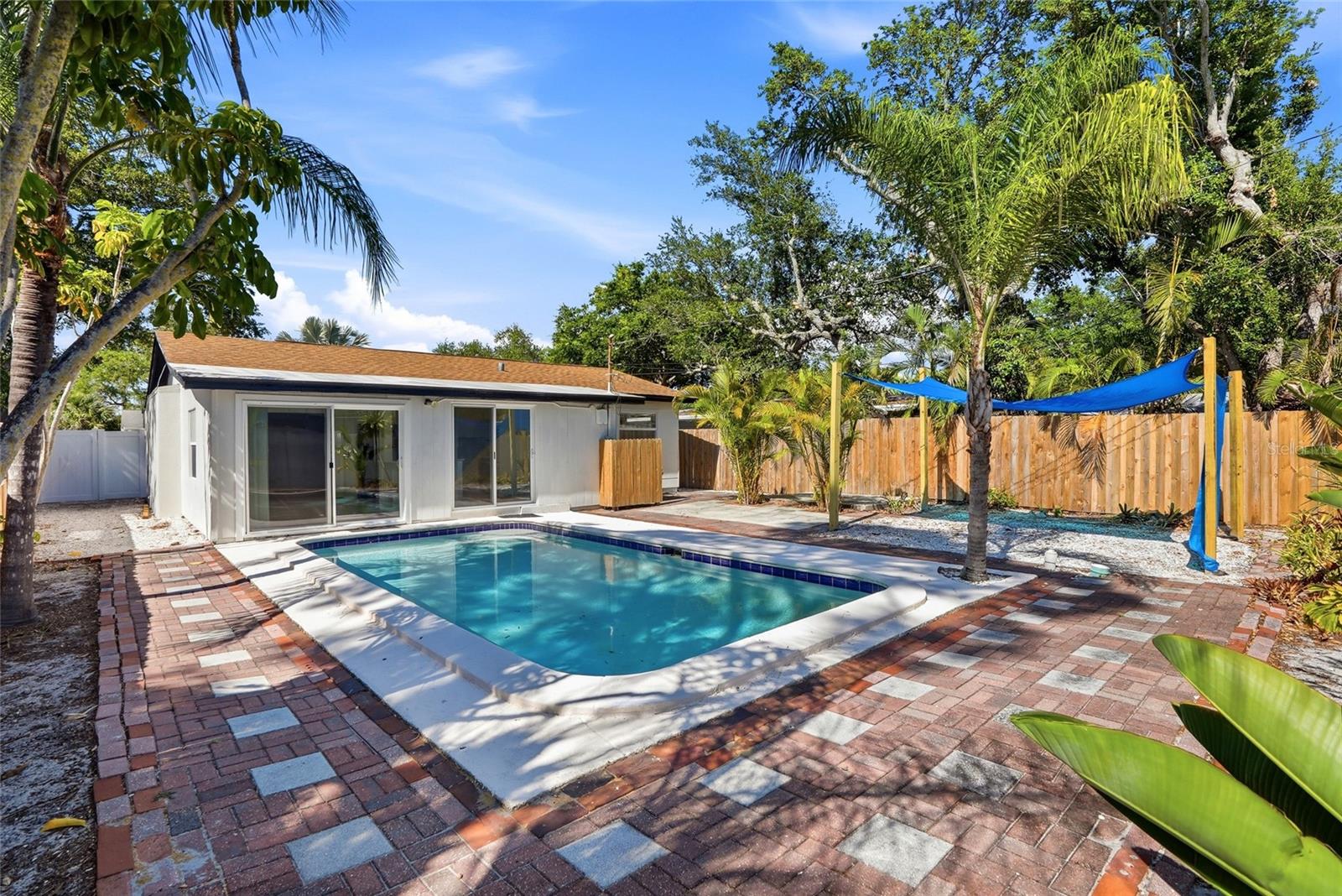 8020 24TH AVE N, ST PETERSBURG, FL, 33710