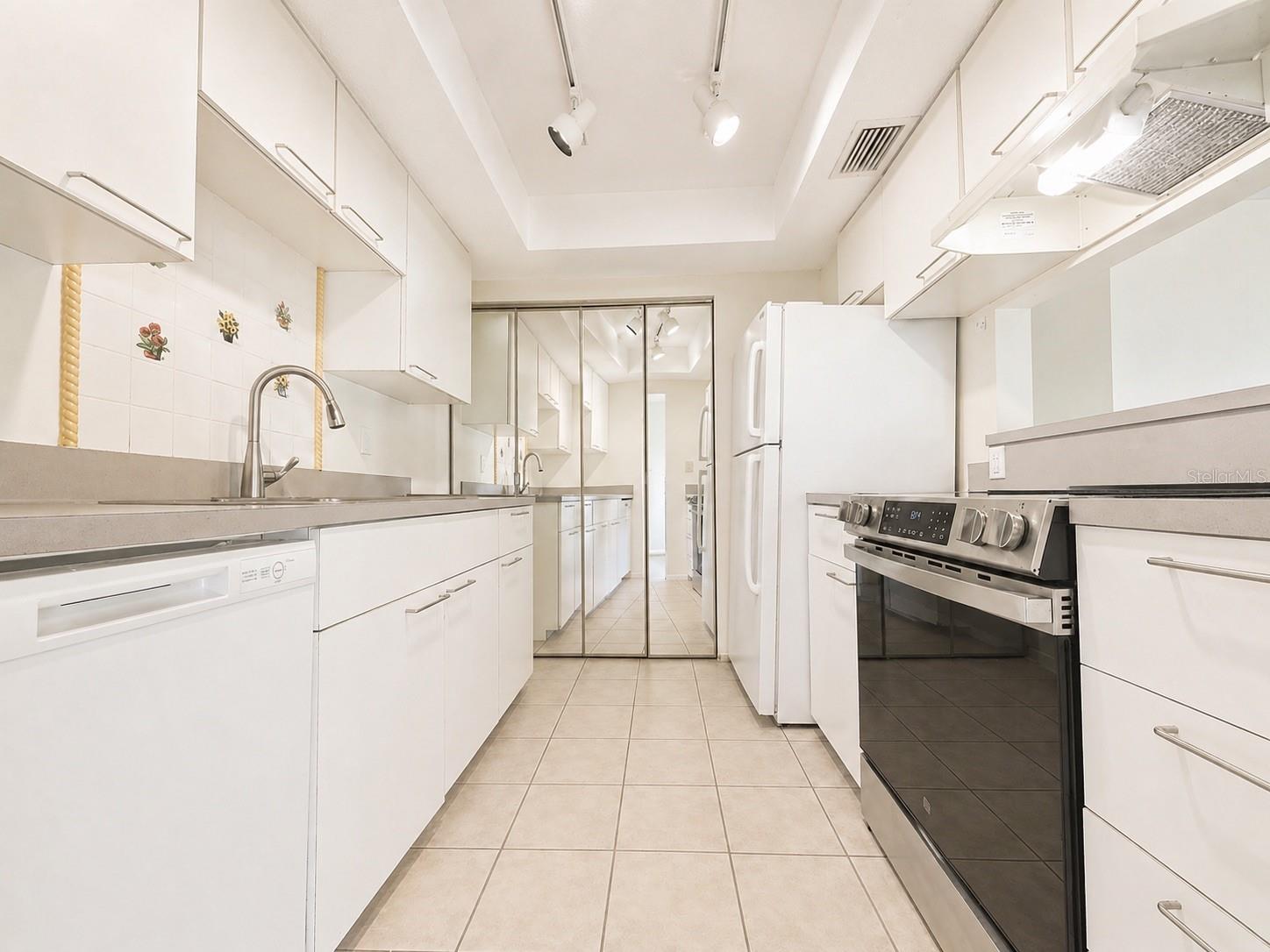 723 115TH AVE N #2106, ST PETERSBURG, FL, 33716