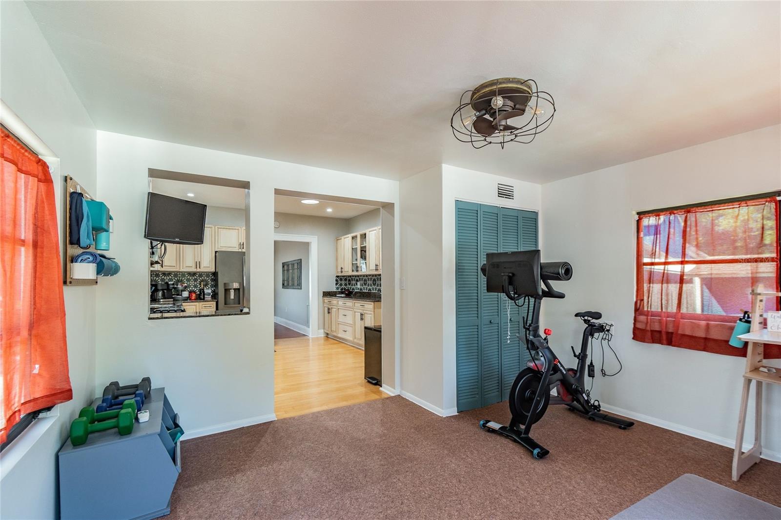 310 E PARIS ST, TAMPA, FL, 33604