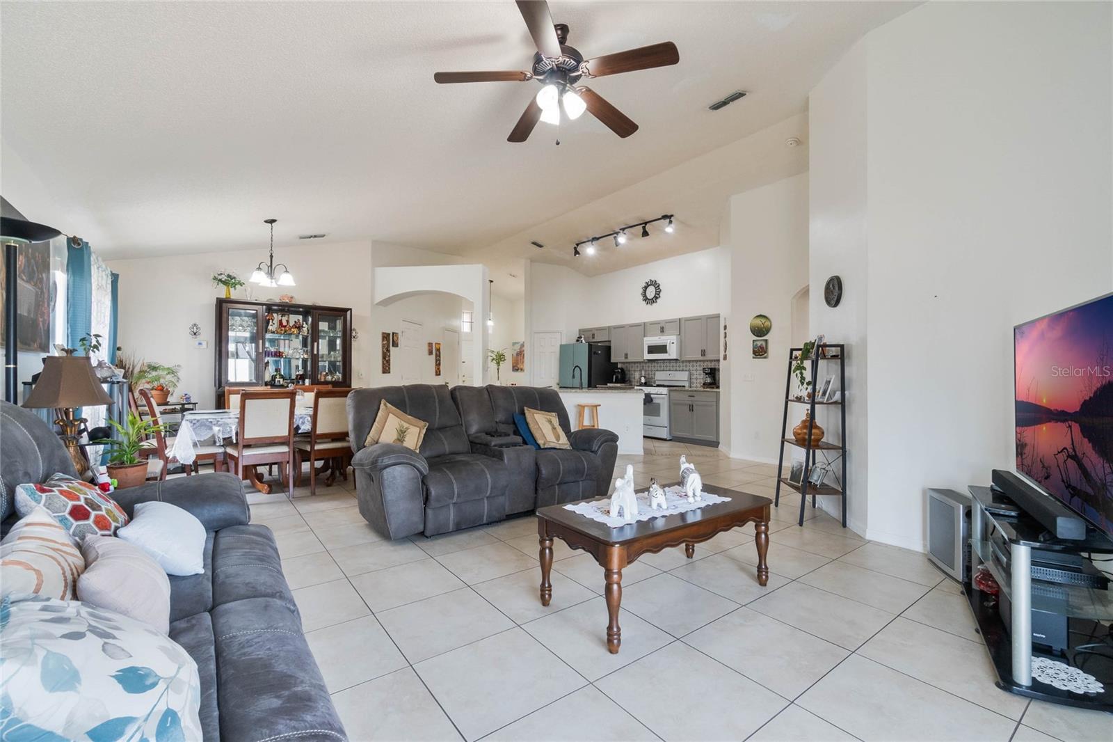 640 LADY DIANA DR, DAVENPORT, FL, 33837