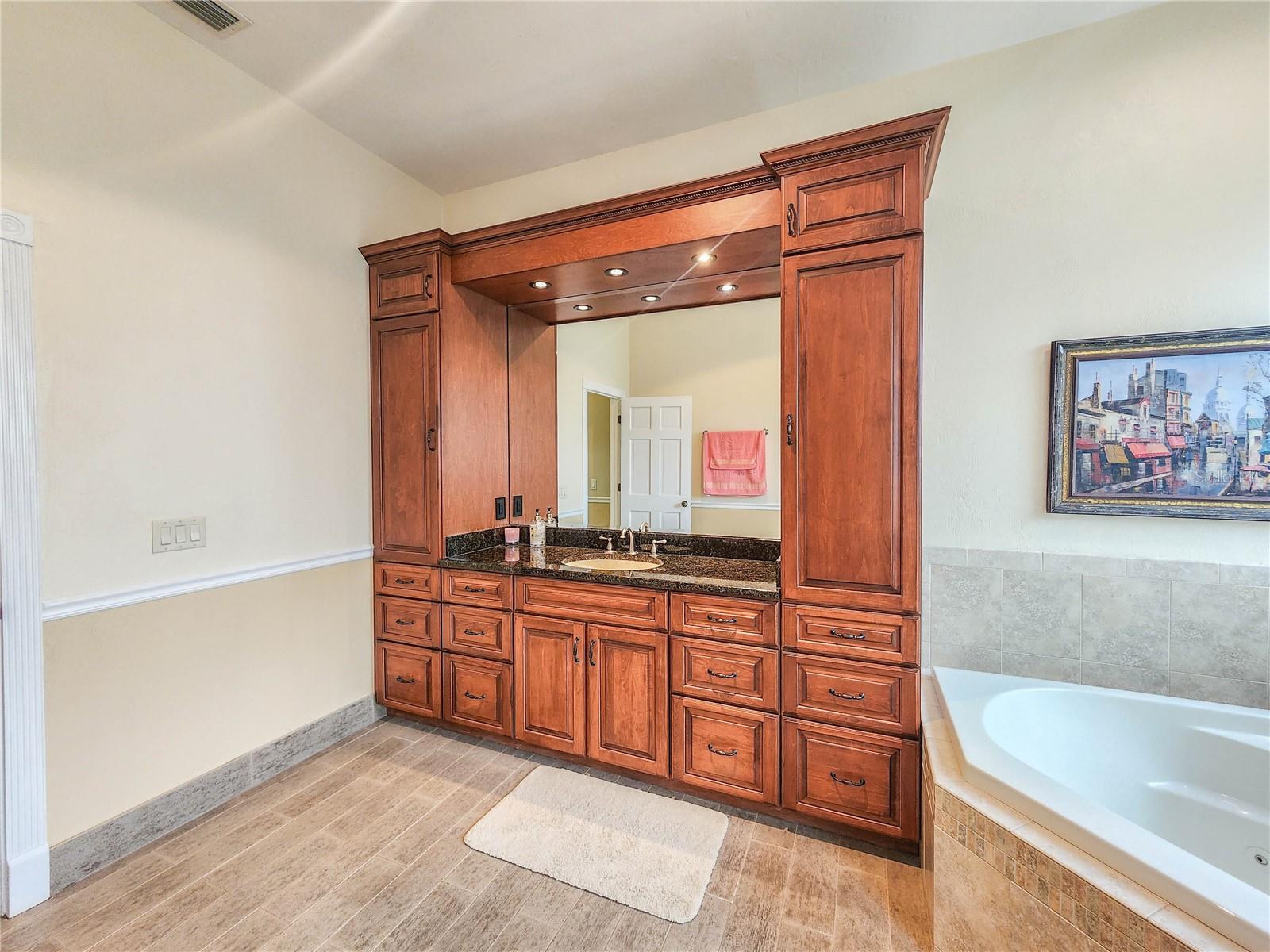 1 BAY POINTE DR, ORMOND BEACH, FL, 32174