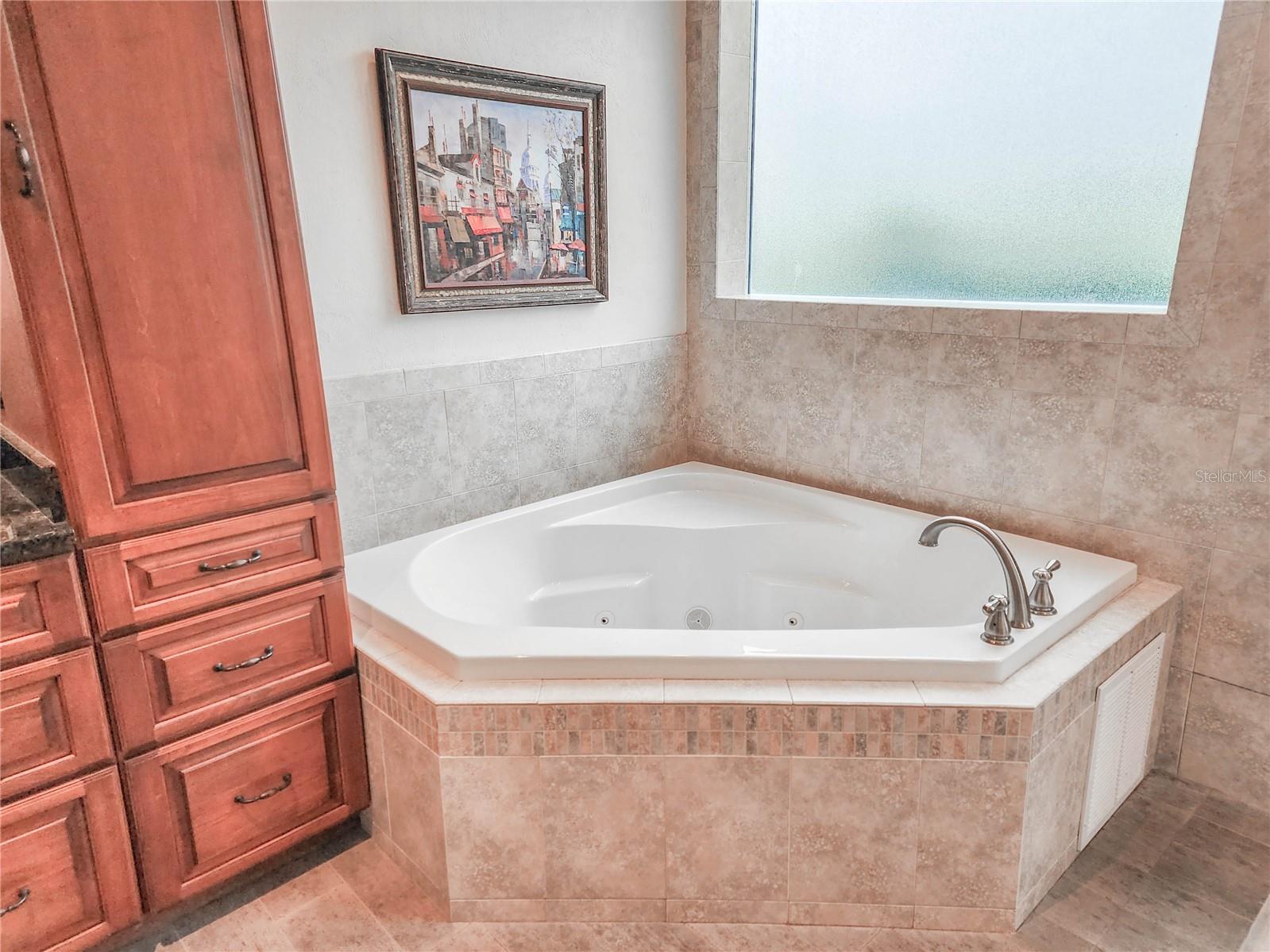 1 BAY POINTE DR, ORMOND BEACH, FL, 32174