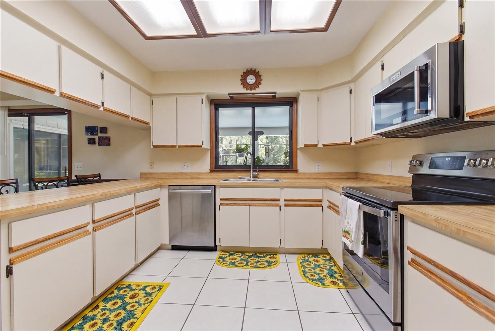 128 W GREENTREE LN, LAKE MARY, FL, 32746