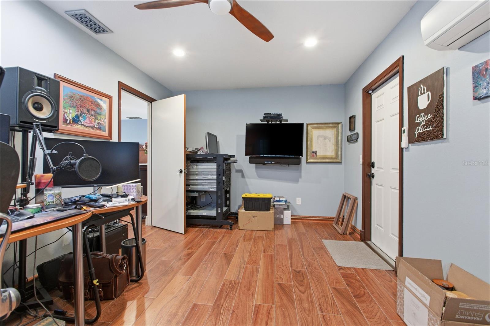 128 W GREENTREE LN, LAKE MARY, FL, 32746