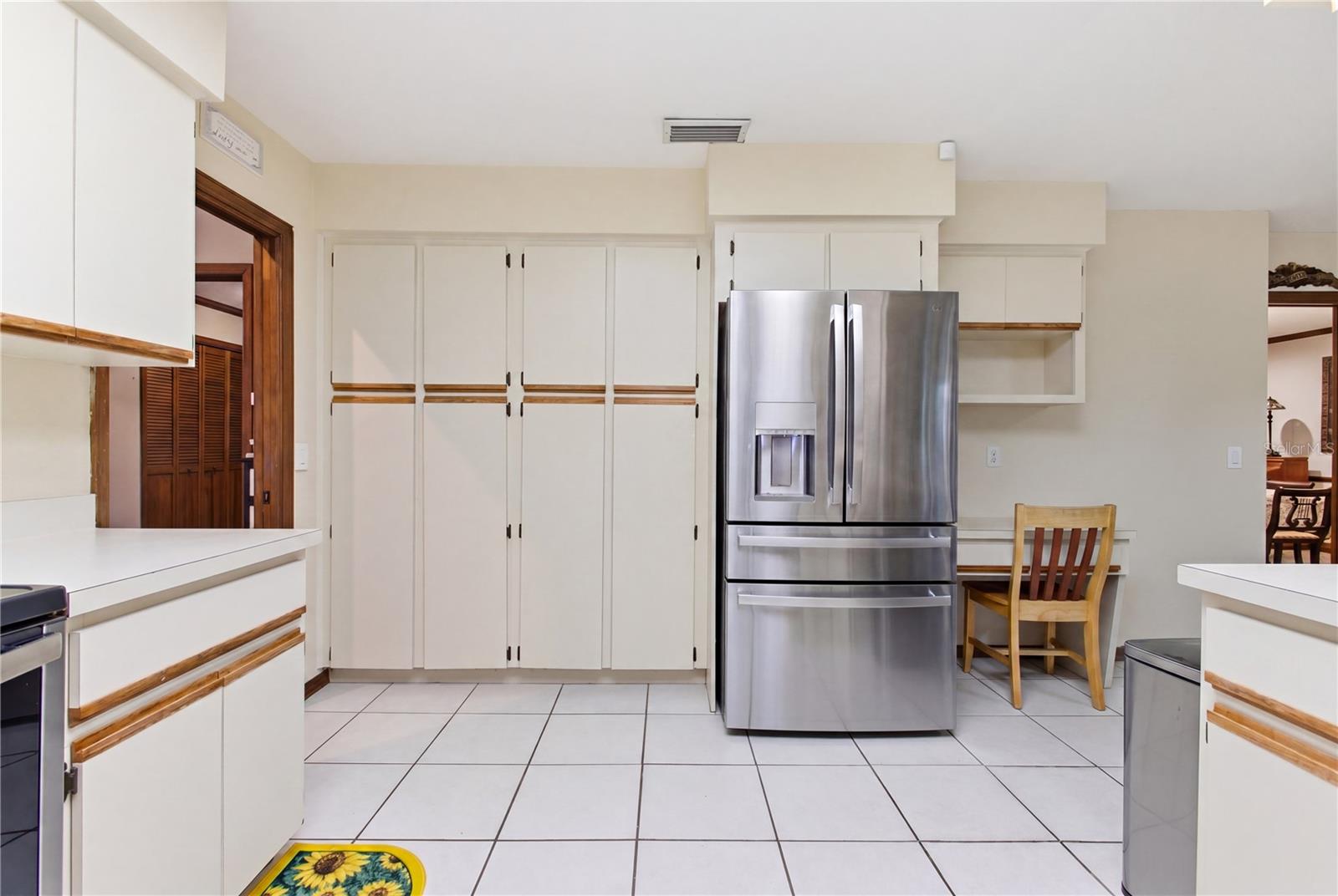 128 W GREENTREE LN, LAKE MARY, FL, 32746
