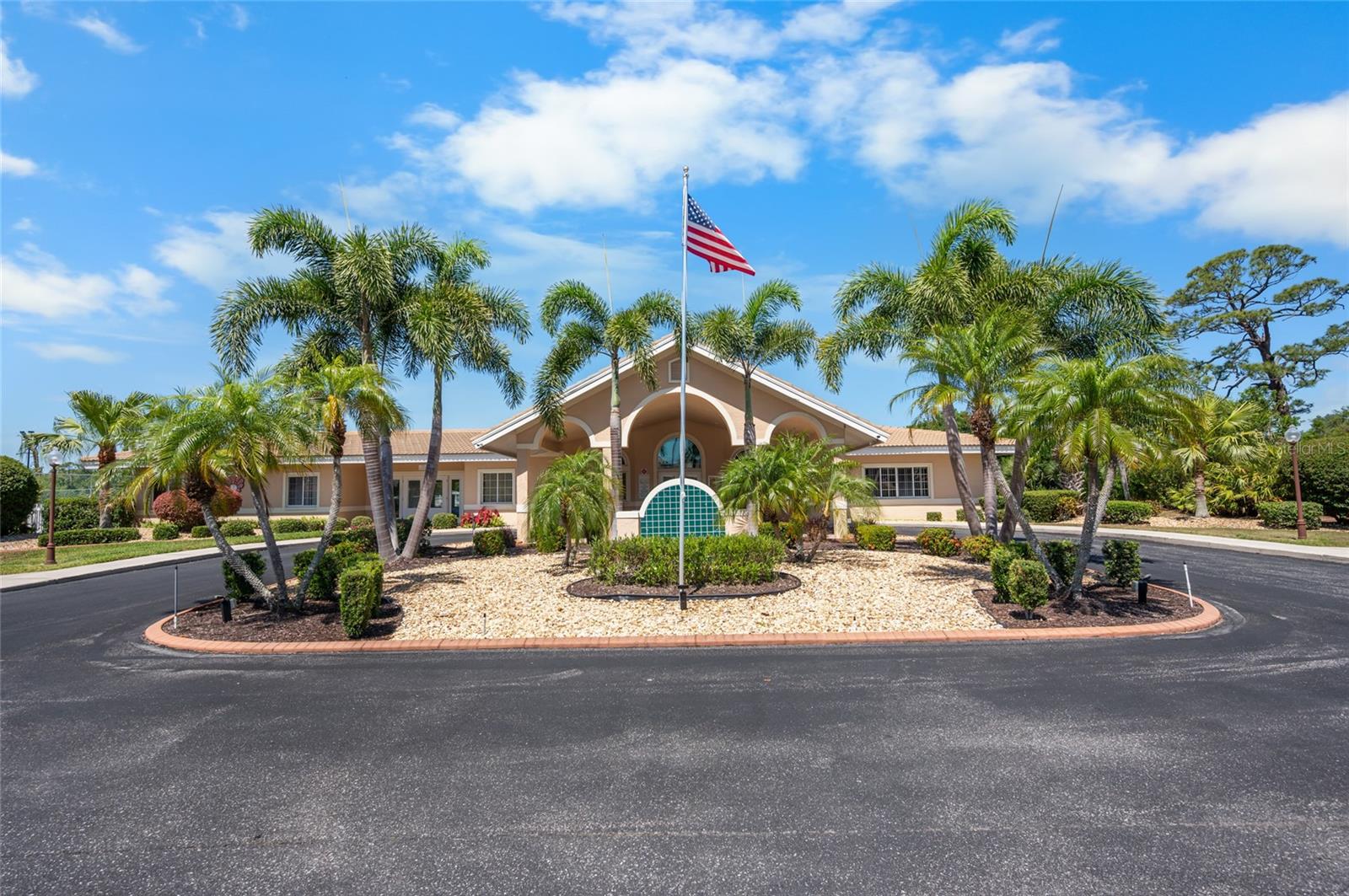 8207 LAKESIDE DR, ENGLEWOOD, FL, 34224