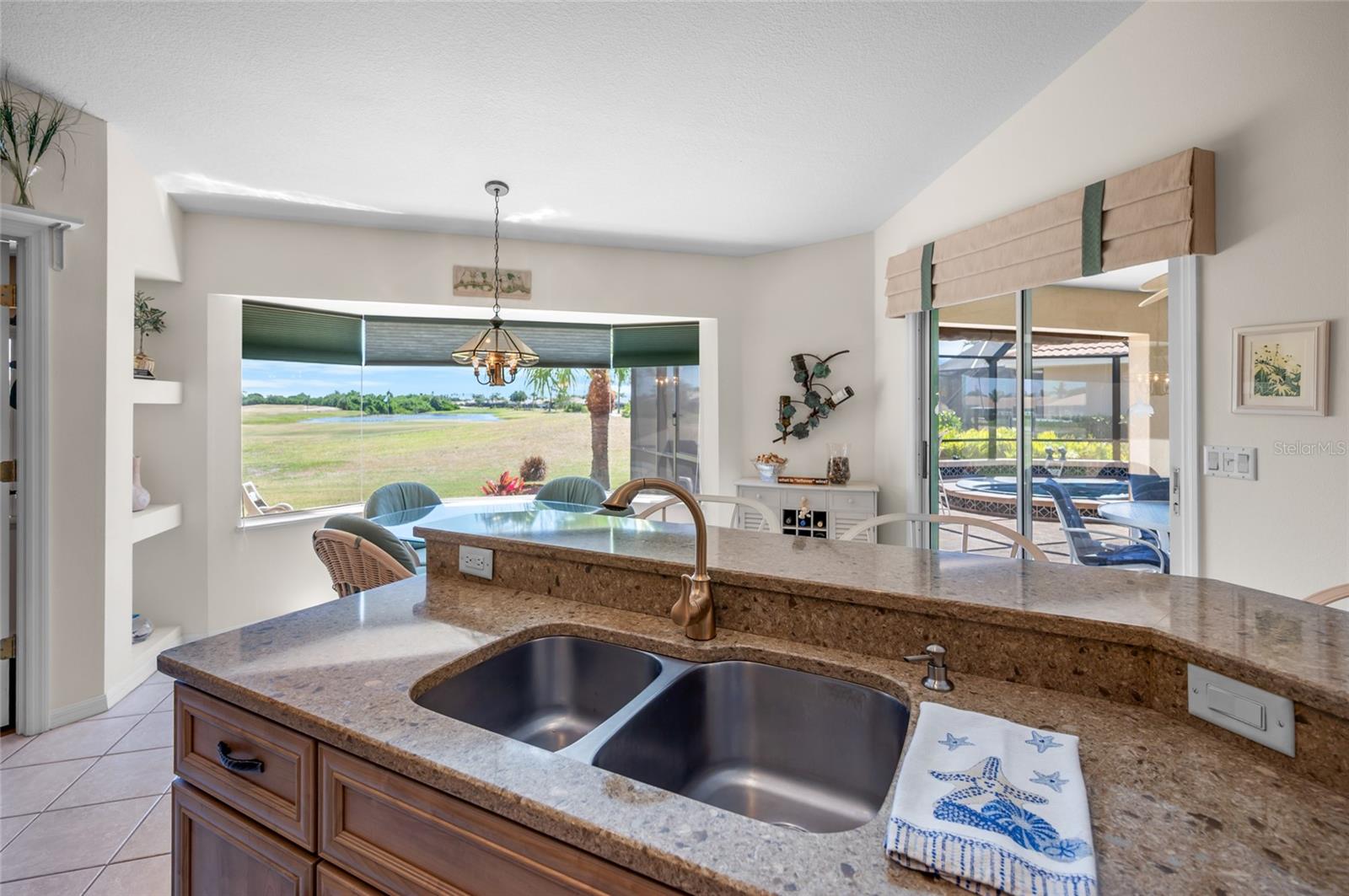 8207 LAKESIDE DR, ENGLEWOOD, FL, 34224