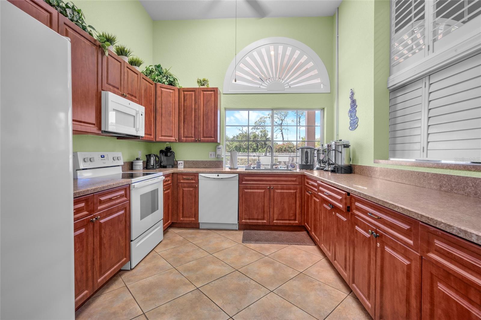 8207 LAKESIDE DR, ENGLEWOOD, FL, 34224