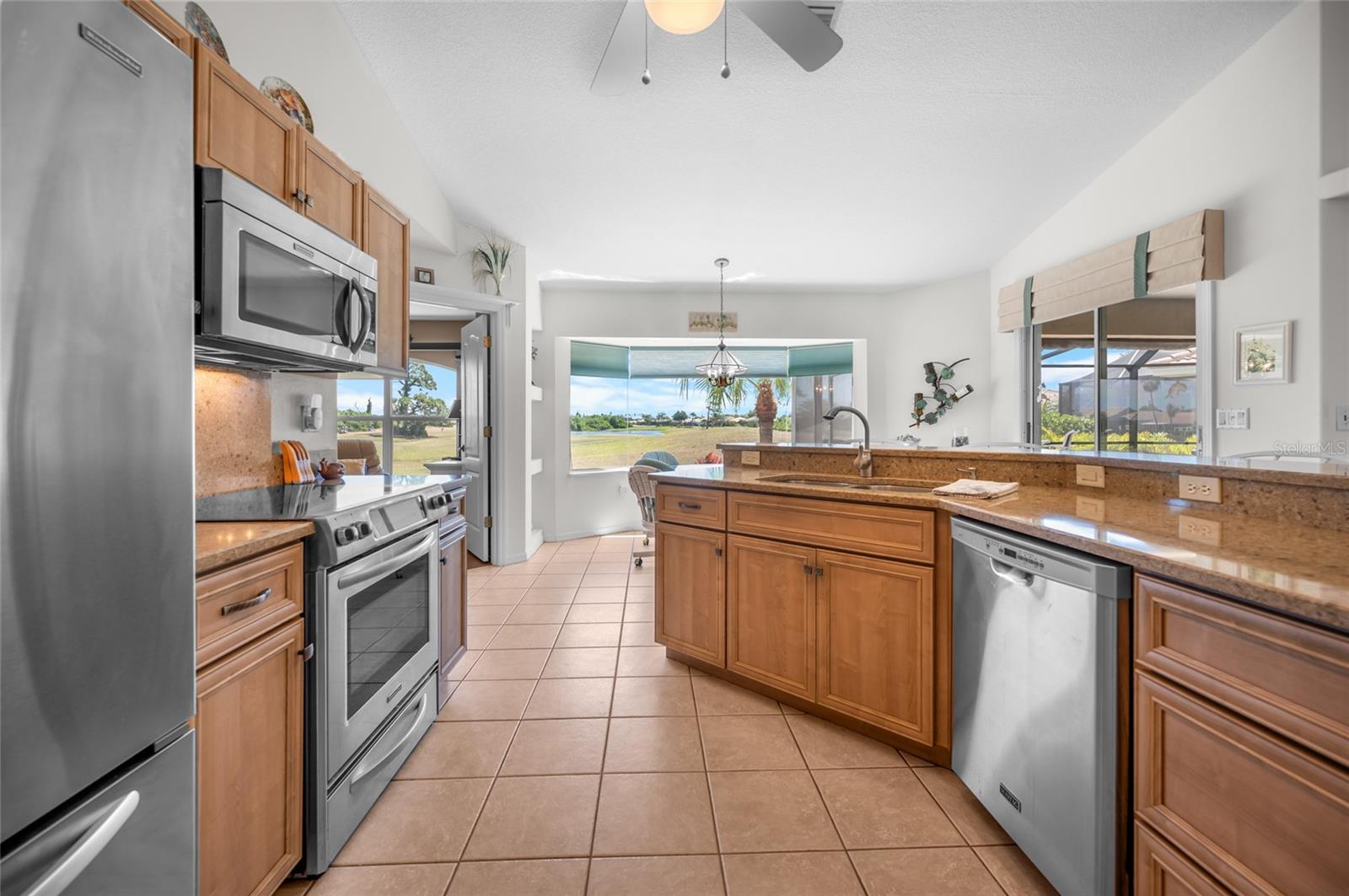 8207 LAKESIDE DR, ENGLEWOOD, FL, 34224