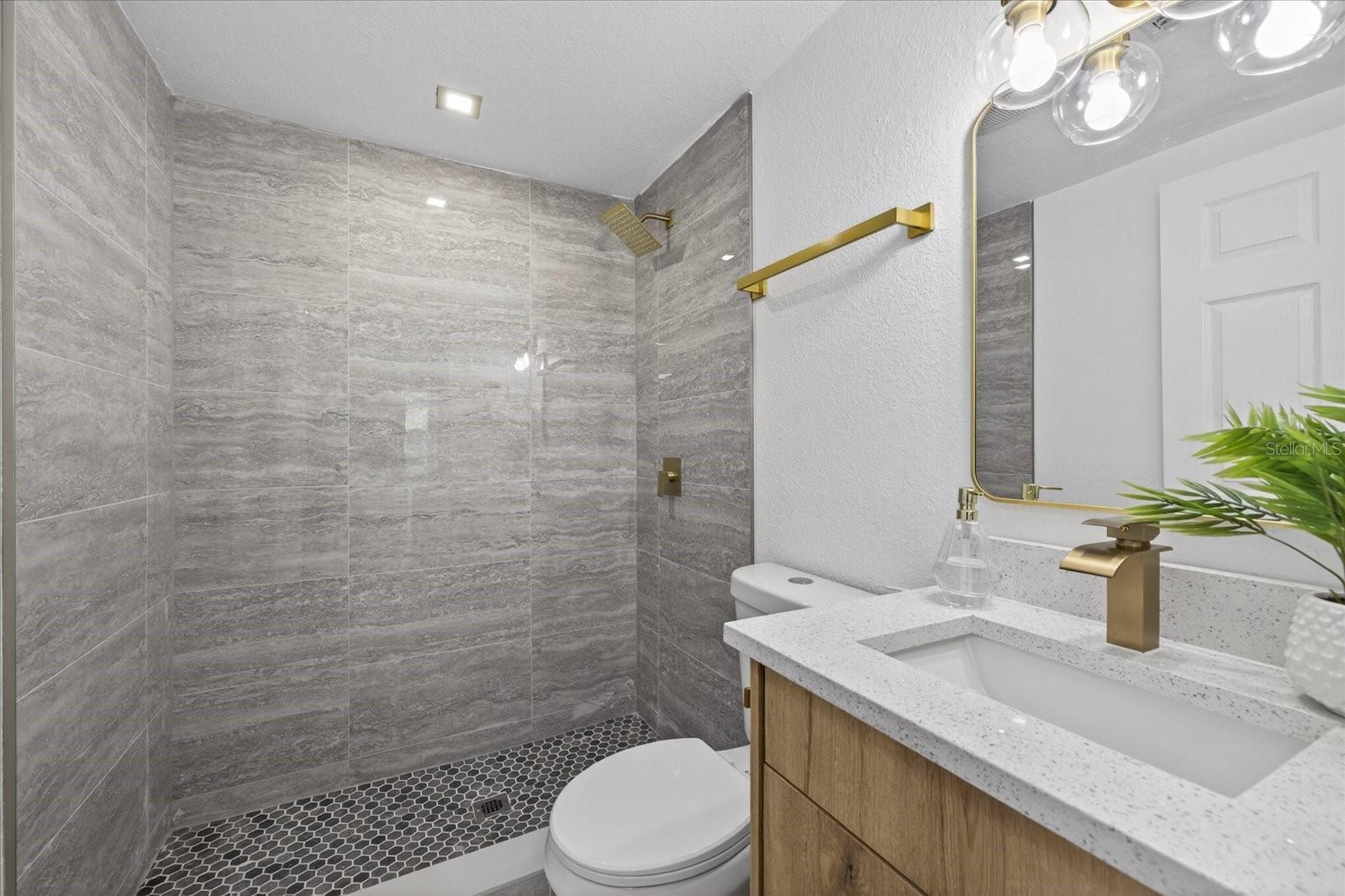 7806 E 114TH AVE, TAMPA, FL, 33617