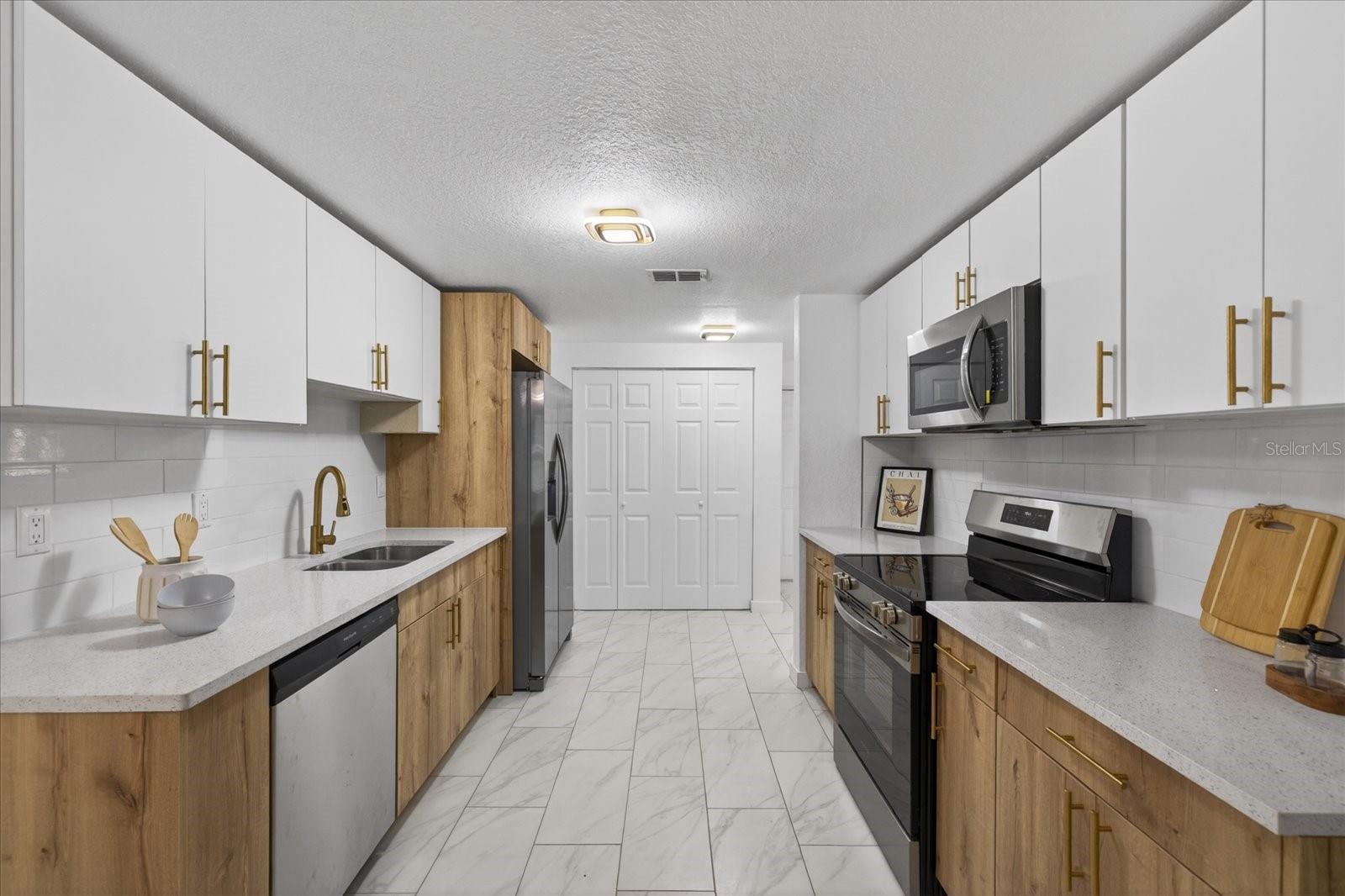 7806 E 114TH AVE, TAMPA, FL, 33617