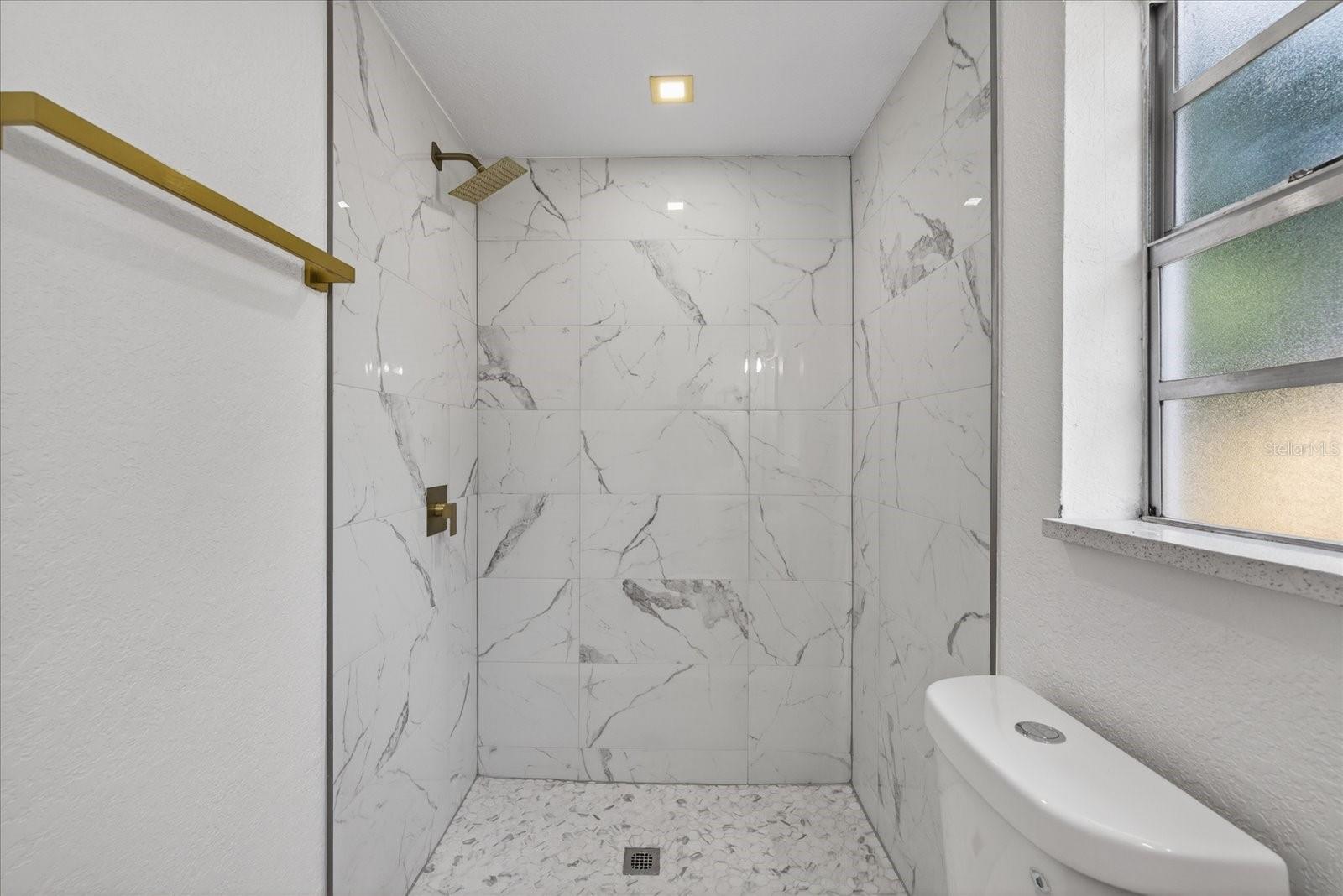 7806 E 114TH AVE, TAMPA, FL, 33617