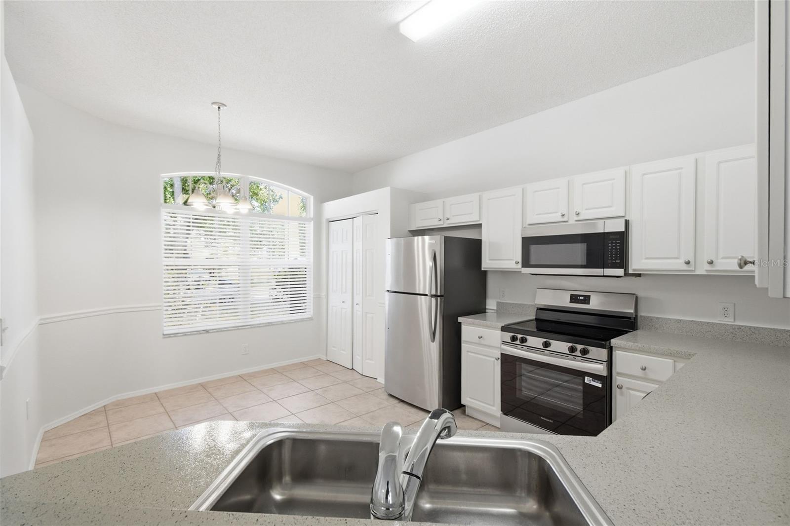 823 SPRINGWOOD CIR, BRADENTON, FL, 34212