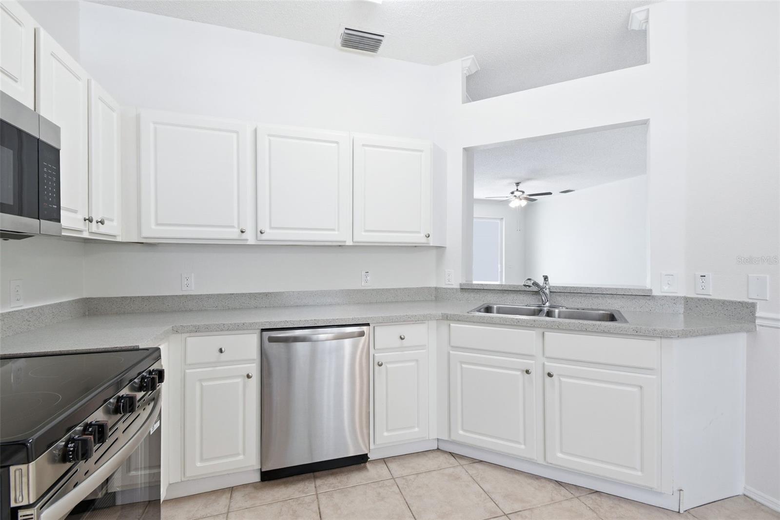 823 SPRINGWOOD CIR, BRADENTON, FL, 34212