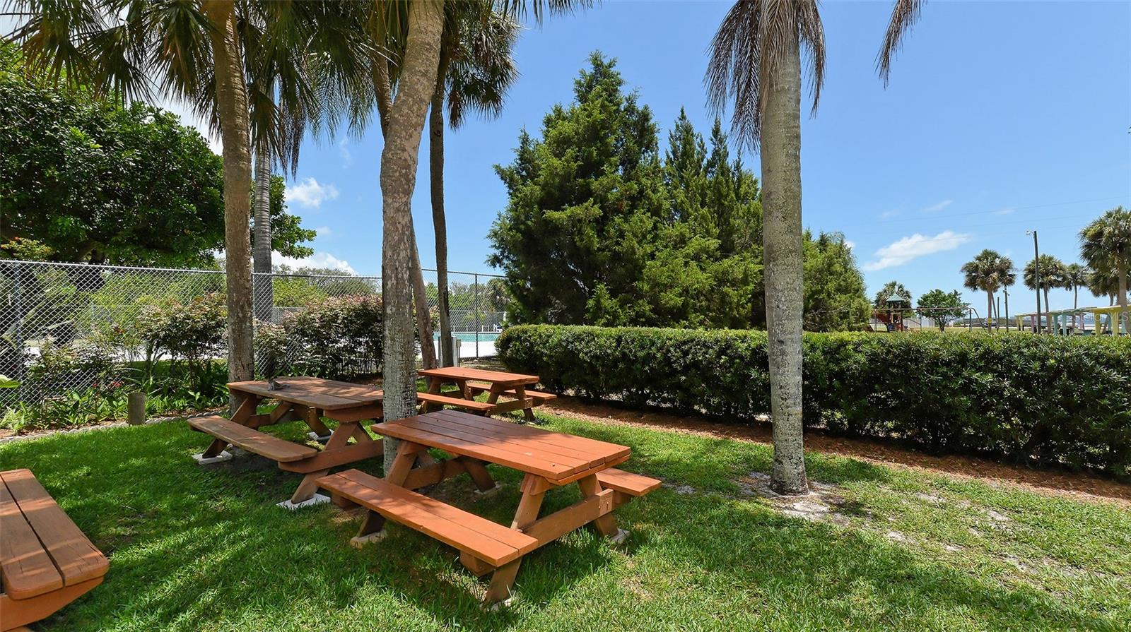 1554 PLEASANT RD #J5, BRADENTON, FL, 34207