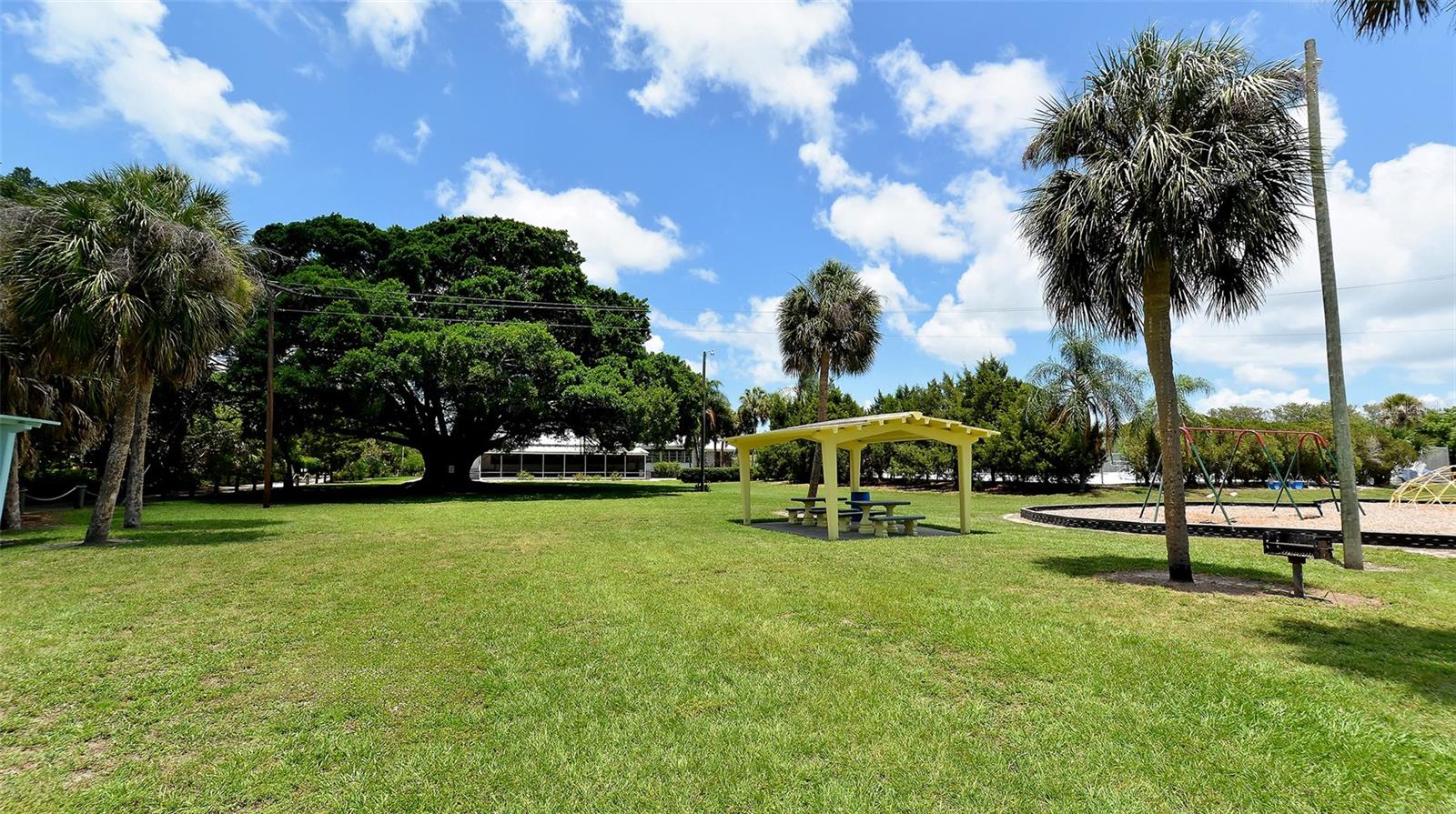 1554 PLEASANT RD #J5, BRADENTON, FL, 34207