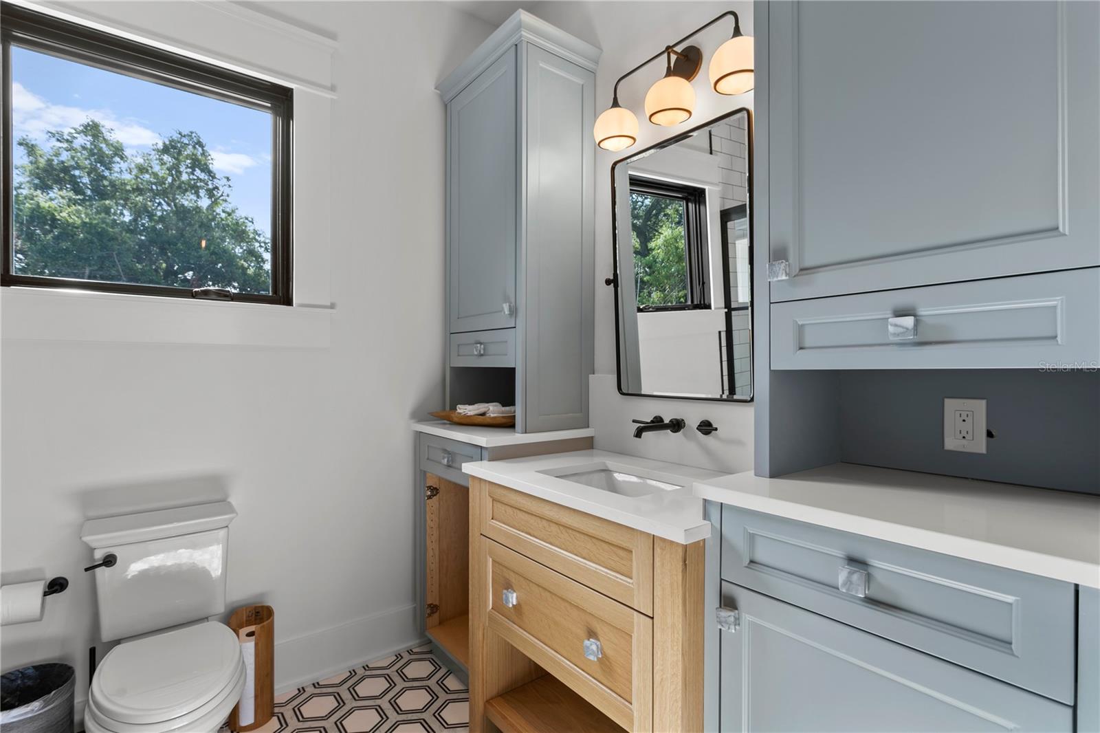 319 W FRANCES AVE, TAMPA, FL, 33602