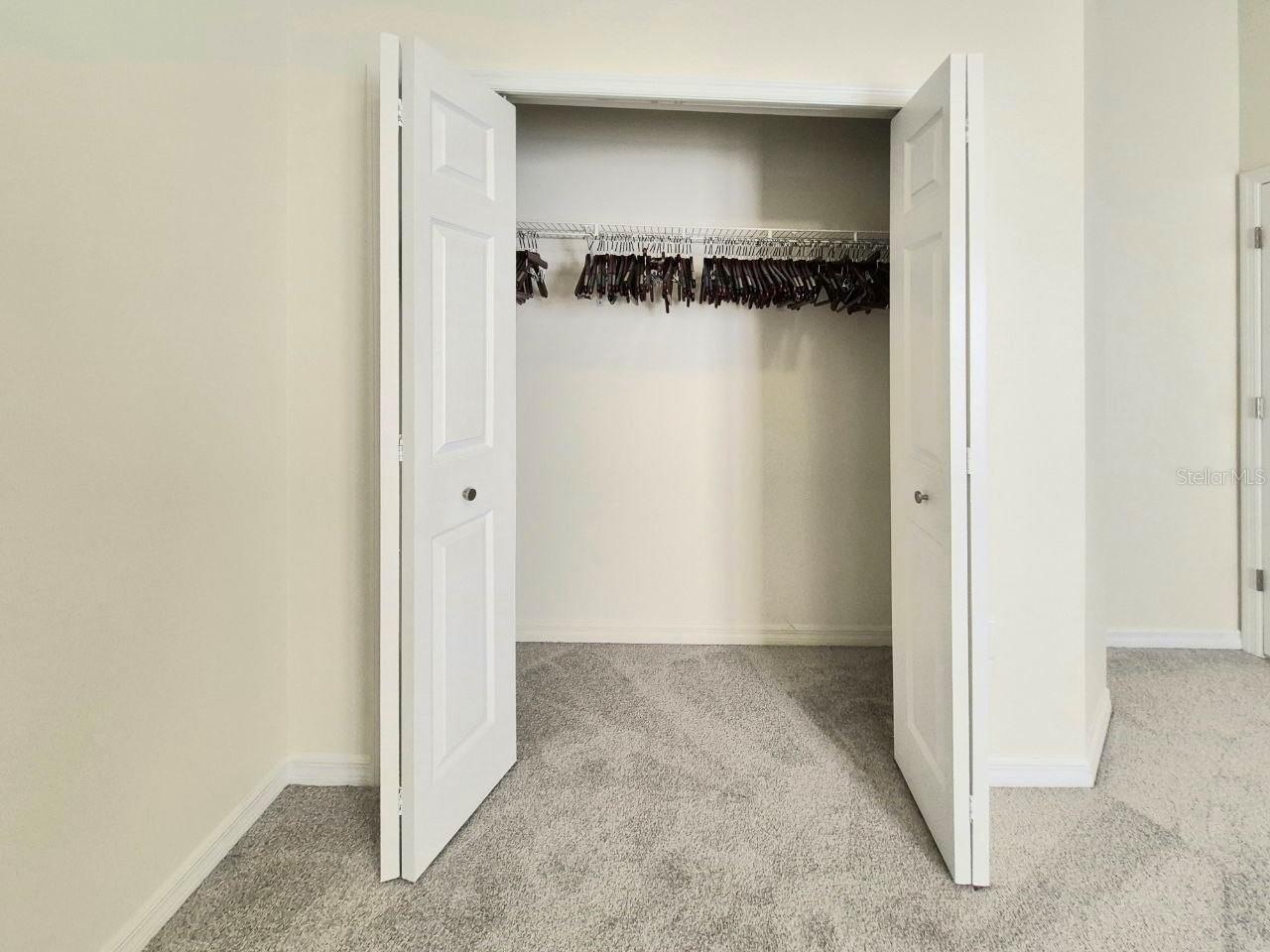 2214 GREEN OAKS LN, TAMPA, FL, 33612