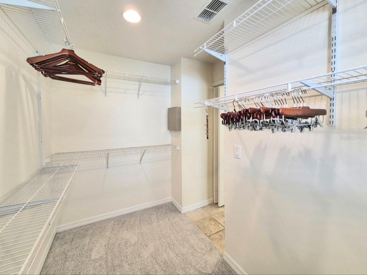 2214 GREEN OAKS LN, TAMPA, FL, 33612