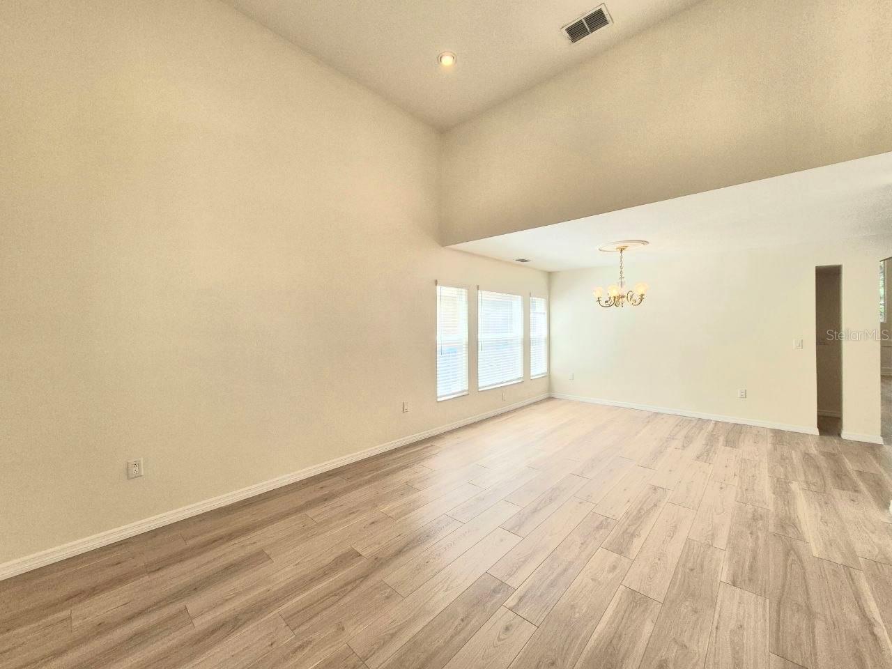 2214 GREEN OAKS LN, TAMPA, FL, 33612