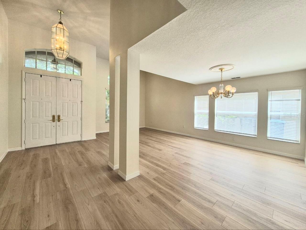 2214 GREEN OAKS LN, TAMPA, FL, 33612