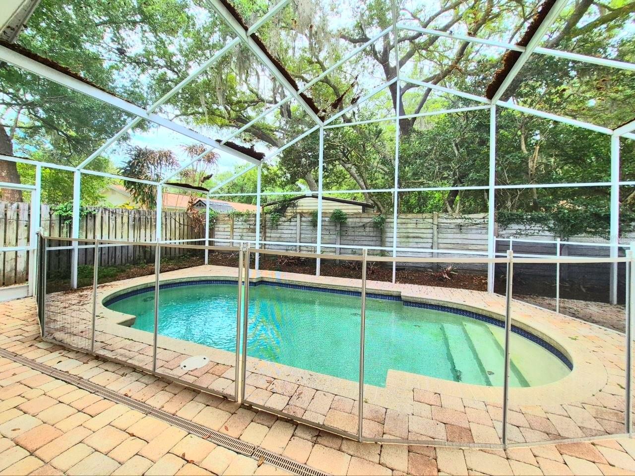 2214 GREEN OAKS LN, TAMPA, FL, 33612