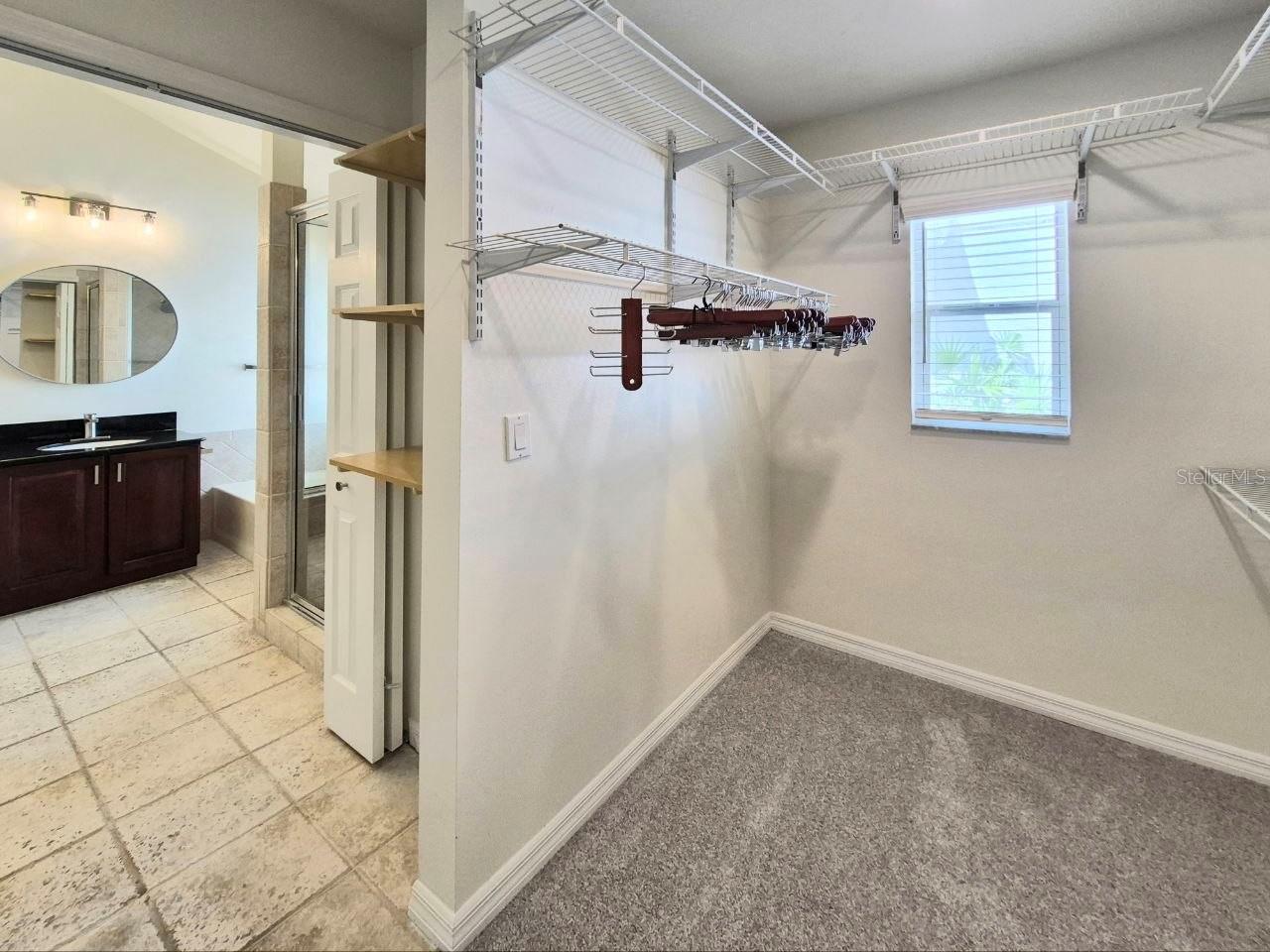 2214 GREEN OAKS LN, TAMPA, FL, 33612