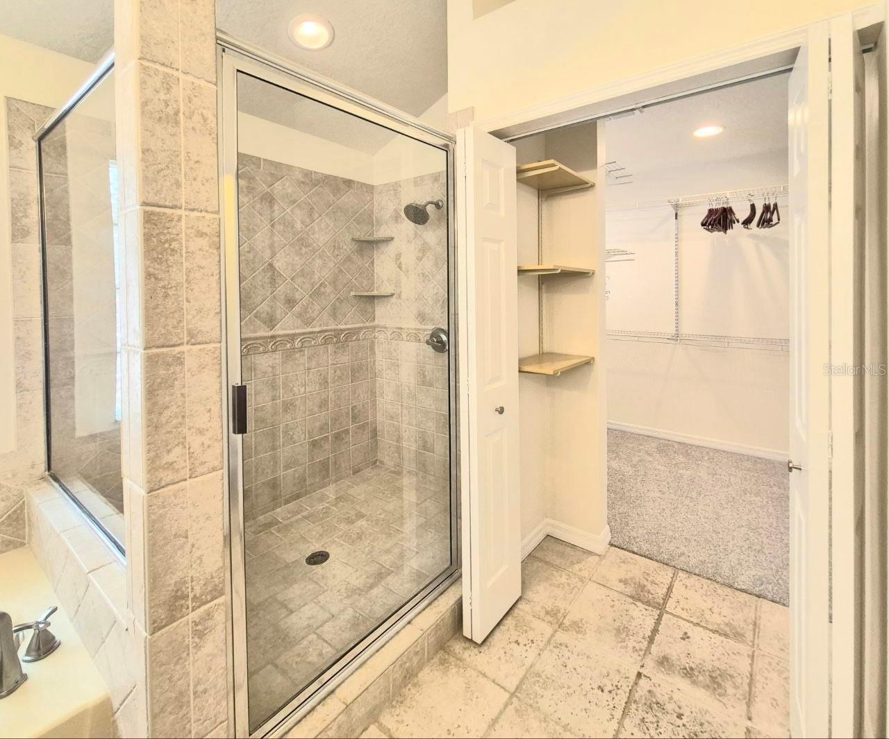 2214 GREEN OAKS LN, TAMPA, FL, 33612