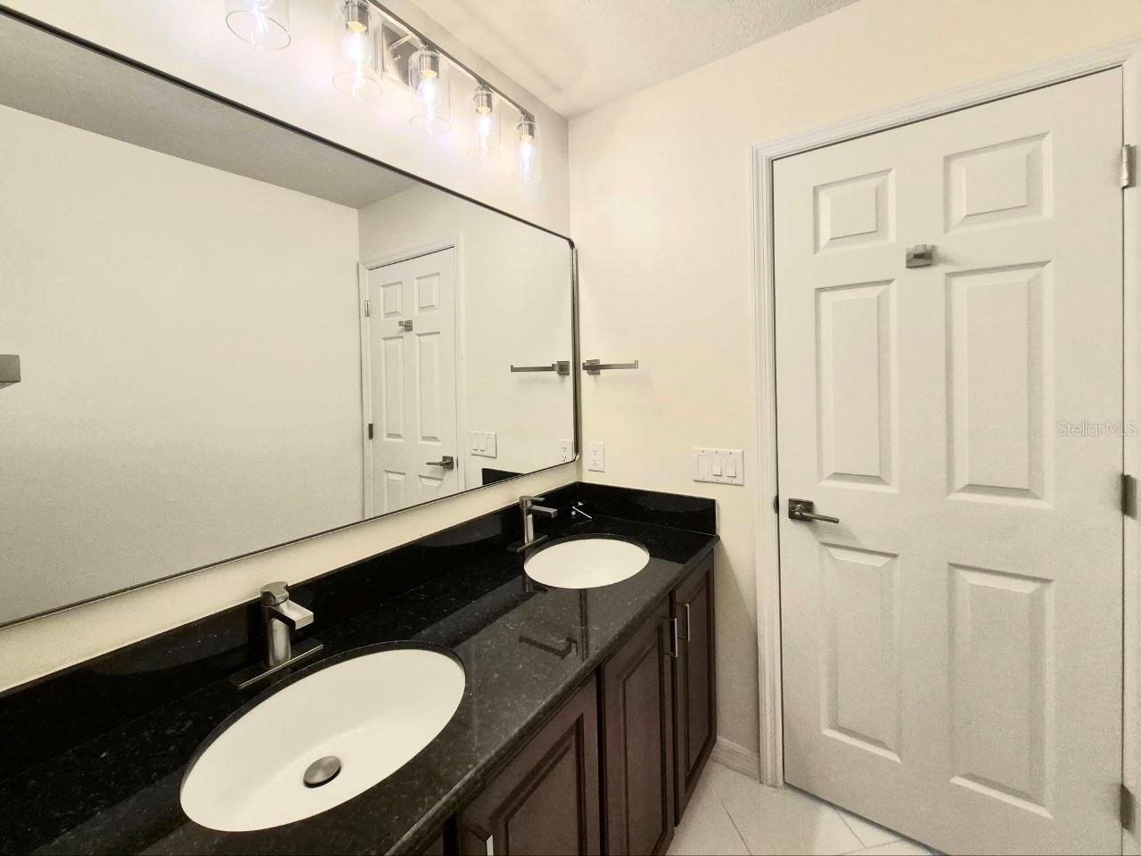 2214 GREEN OAKS LN, TAMPA, FL, 33612