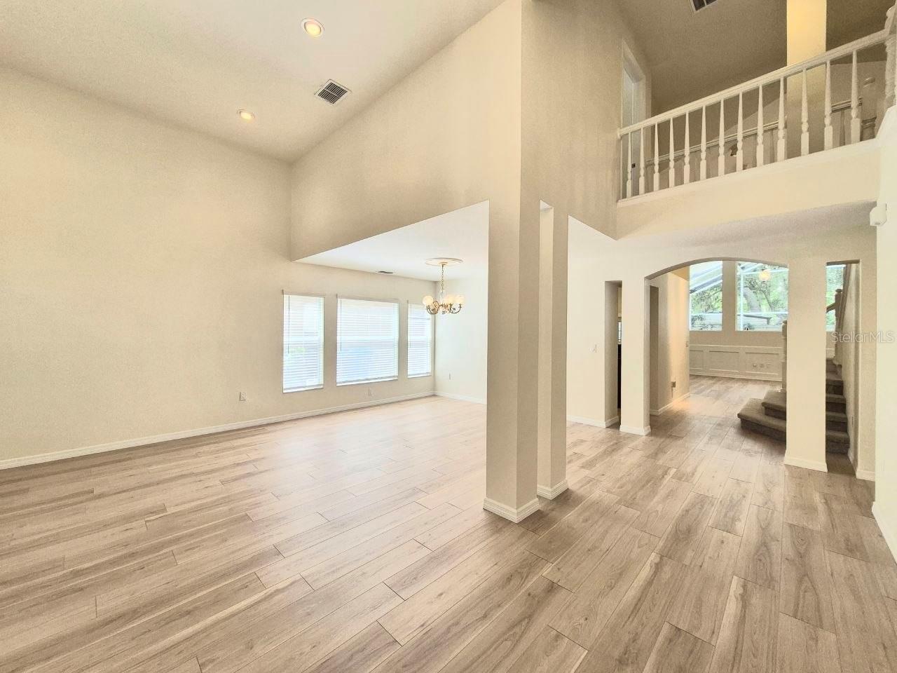 2214 GREEN OAKS LN, TAMPA, FL, 33612