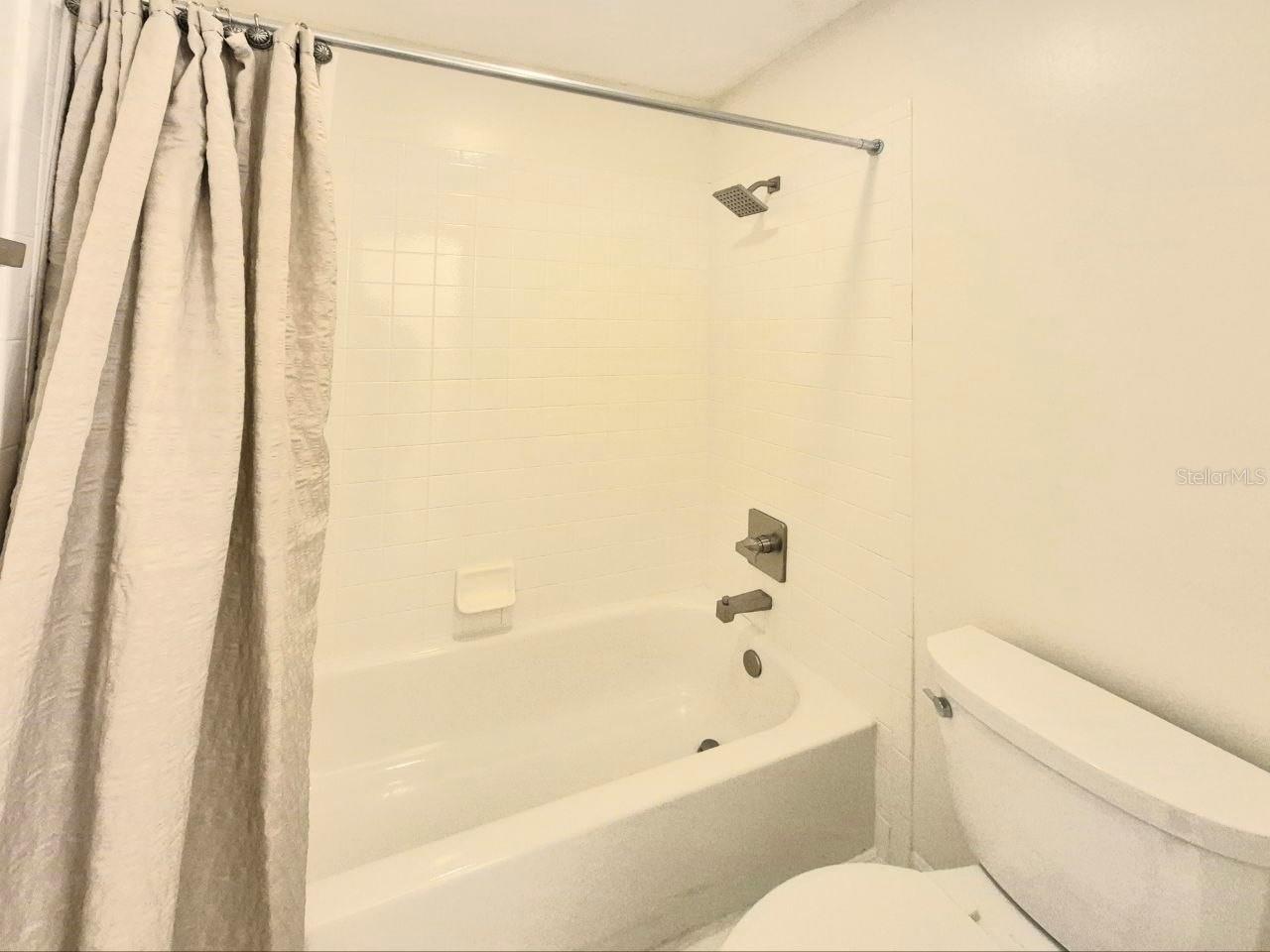 2214 GREEN OAKS LN, TAMPA, FL, 33612