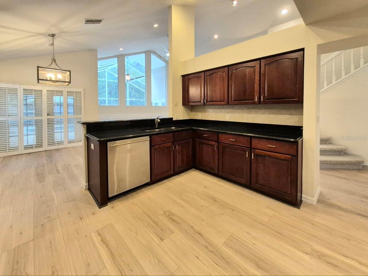 2214 GREEN OAKS LN, TAMPA, FL, 33612