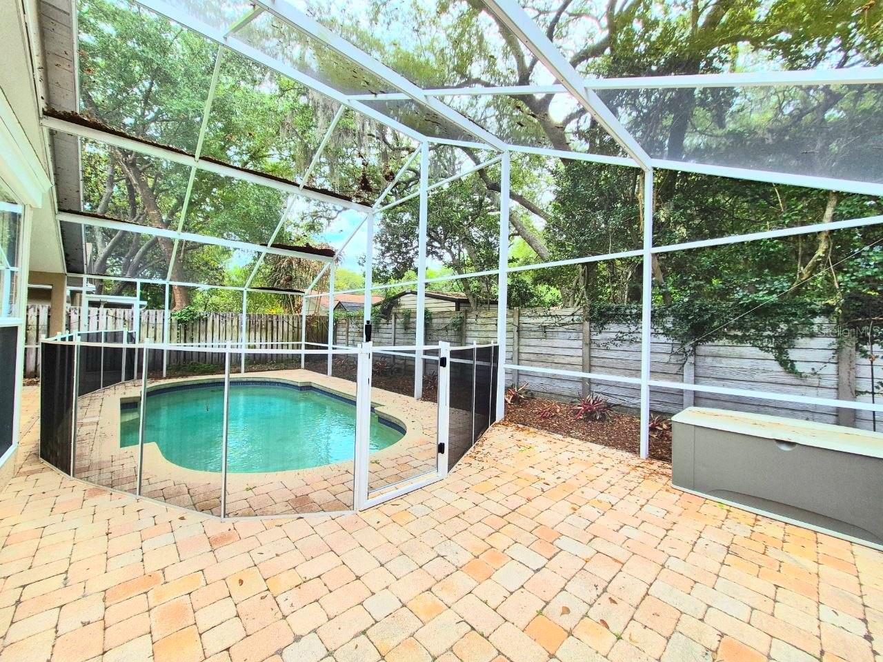 2214 GREEN OAKS LN, TAMPA, FL, 33612