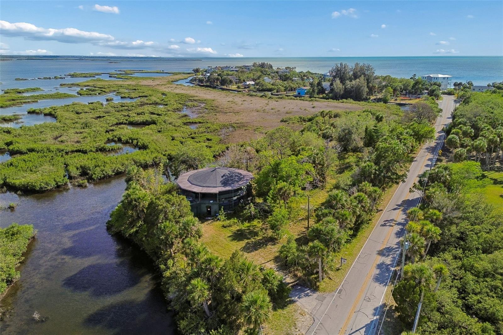 10501 PINE ISLAND DR, WEEKI WACHEE, FL, 34607