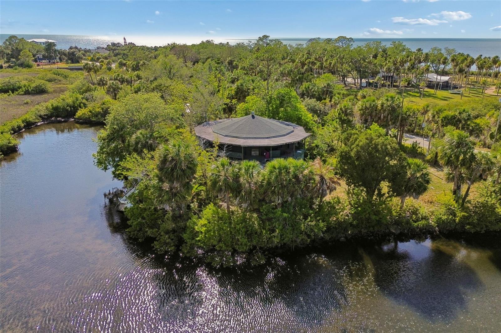 10501 PINE ISLAND DR, WEEKI WACHEE, FL, 34607