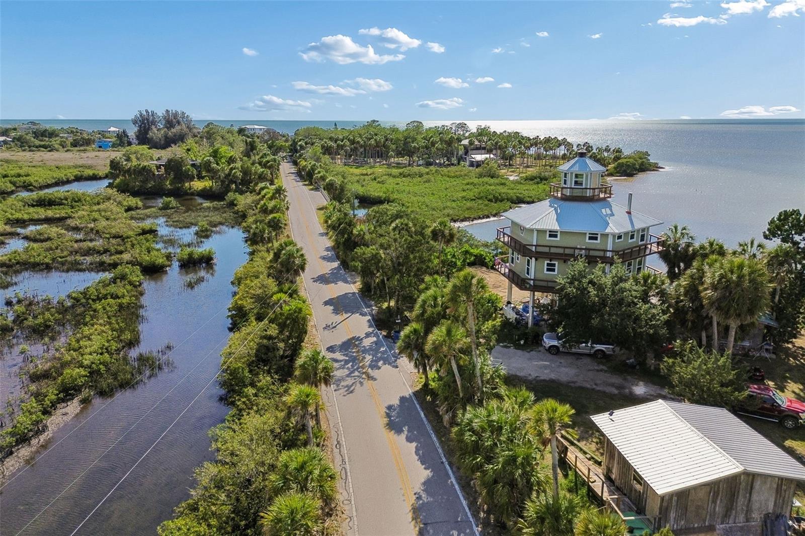 10501 PINE ISLAND DR, WEEKI WACHEE, FL, 34607