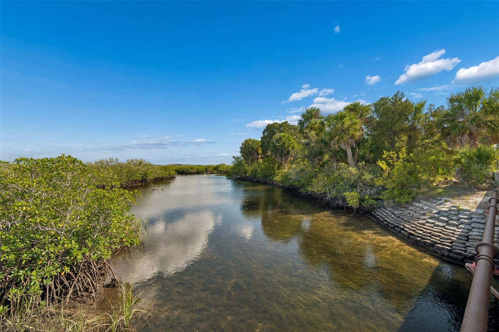 10501 PINE ISLAND DR, WEEKI WACHEE, FL, 34607