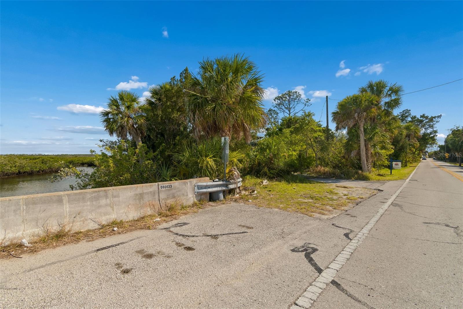10501 PINE ISLAND DR, WEEKI WACHEE, FL, 34607