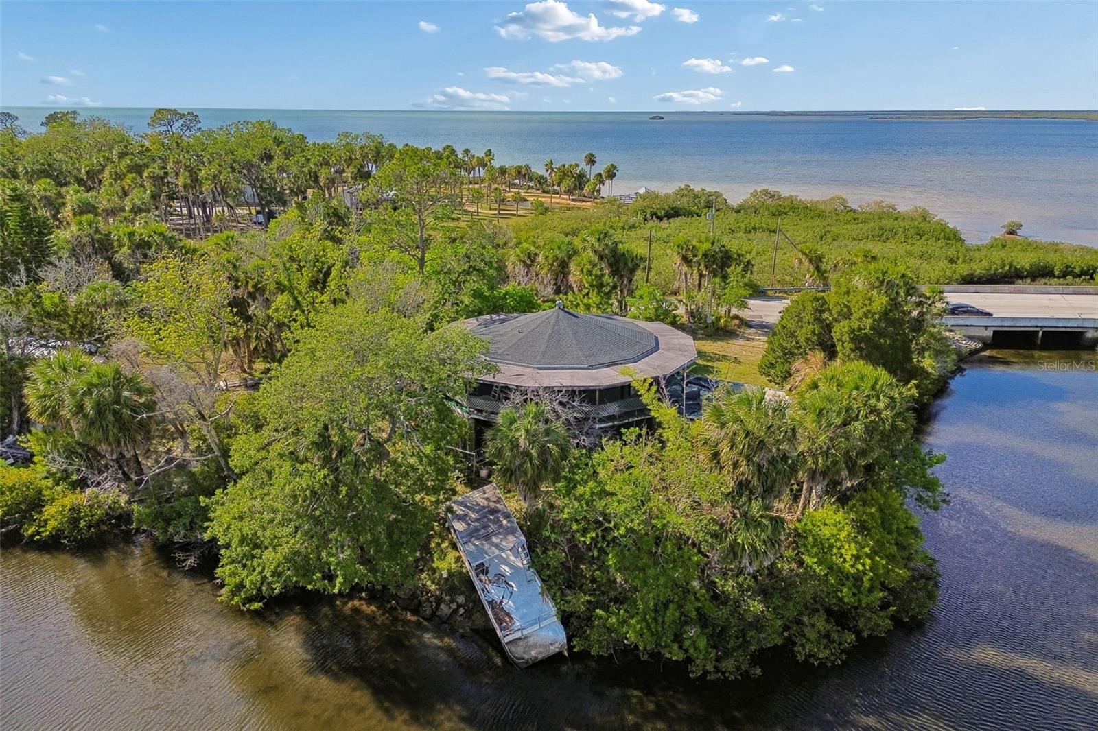 10501 PINE ISLAND DR, WEEKI WACHEE, FL, 34607