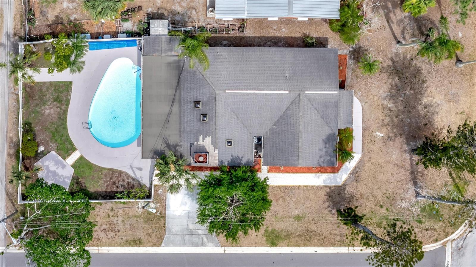 647 74TH AVE N, ST PETERSBURG, FL, 33702