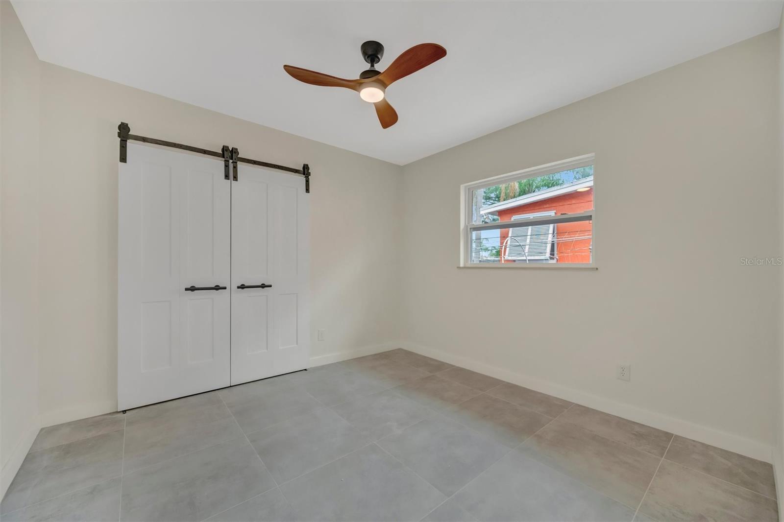 647 74TH AVE N, ST PETERSBURG, FL, 33702