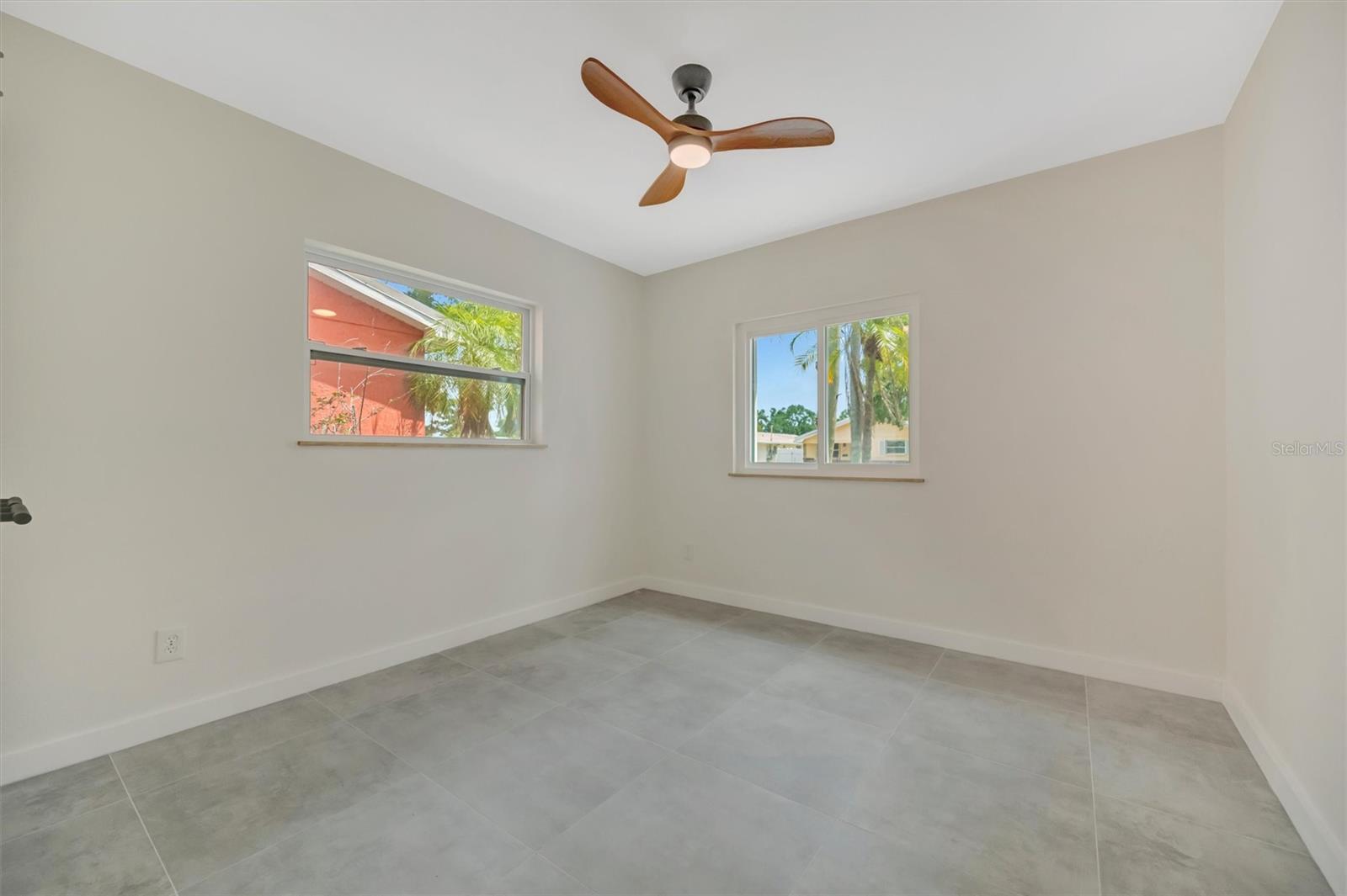 647 74TH AVE N, ST PETERSBURG, FL, 33702