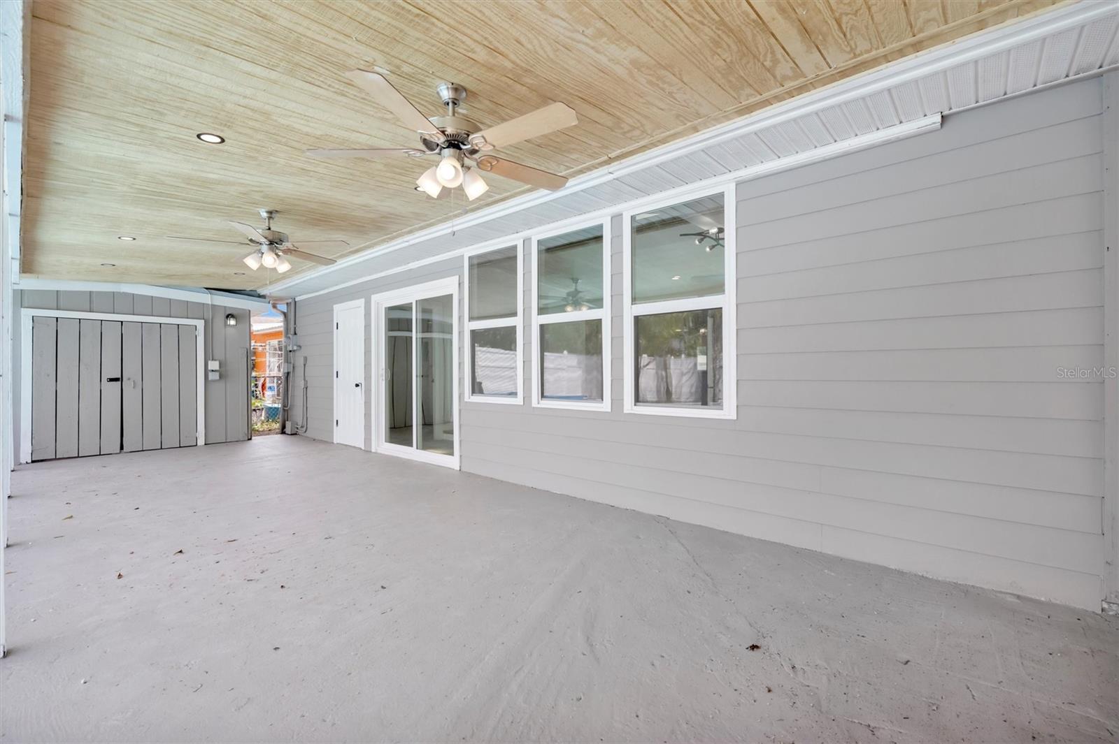 647 74TH AVE N, ST PETERSBURG, FL, 33702